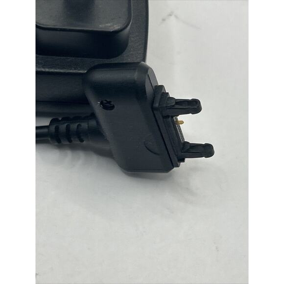 Sony Ericsson Z310a ( AT&T ) Cellular Flip Phone - (Read) Black - Picture 6 of 7